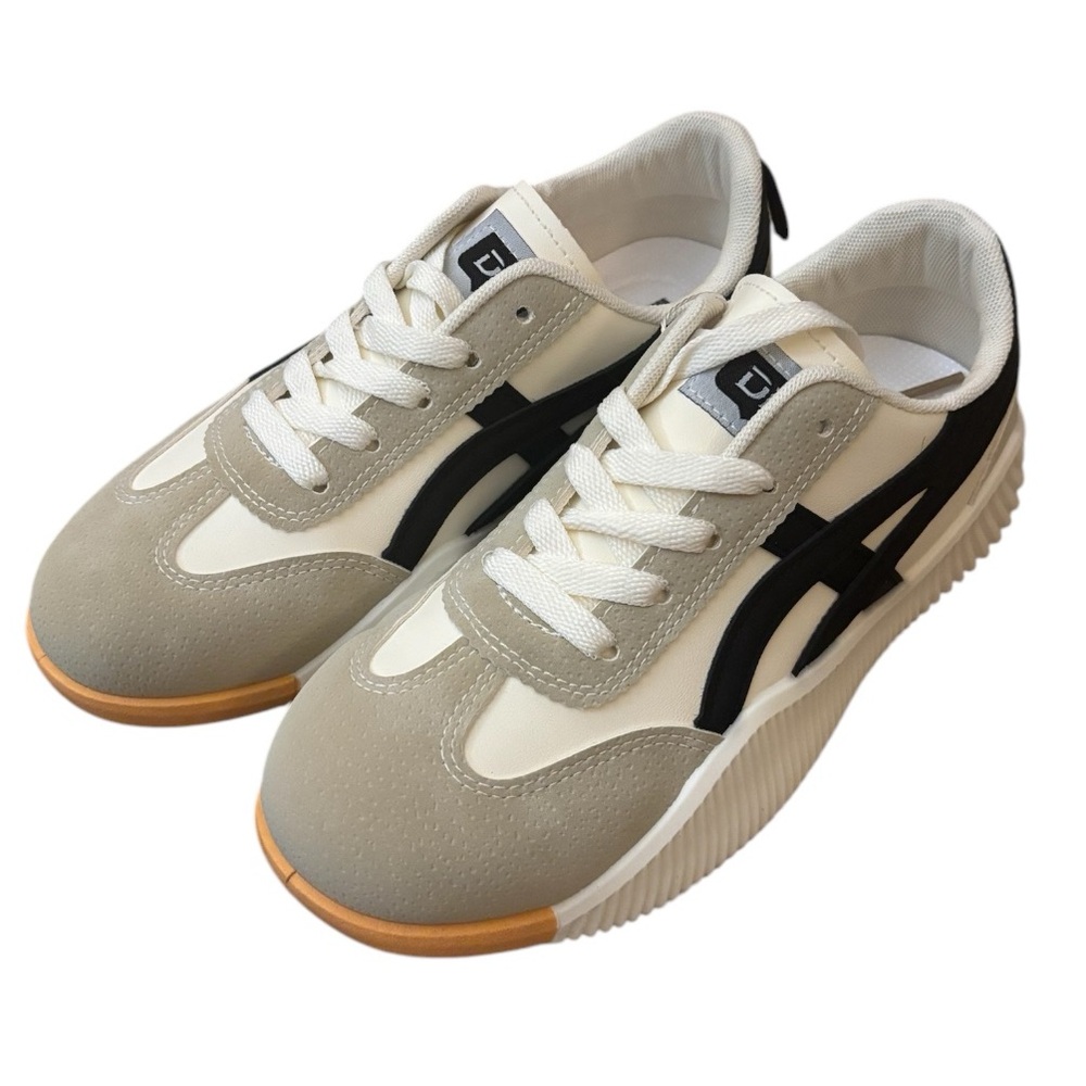 NWT DeFlorance Sneakers - Picture 3 of 5